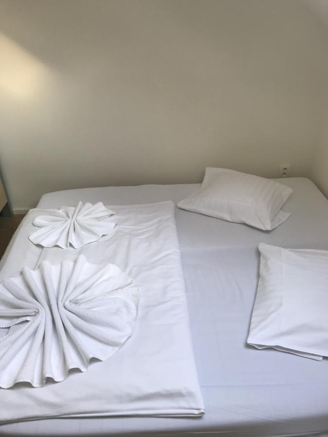 Hotel Youth Baroque Hall Prague